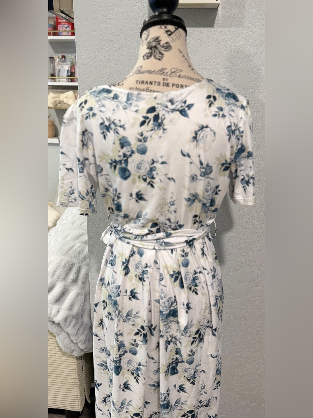 Maternity Floral Dress Medium Tie Waist Baby Shower Bump Friendly Midi - Picture 7 of 8